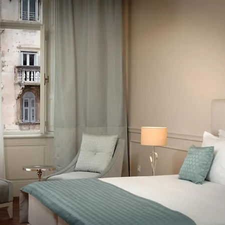 Heritage Santa Lucia Hotel