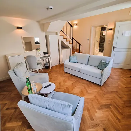 Отель Heritage Santa Lucia 4*