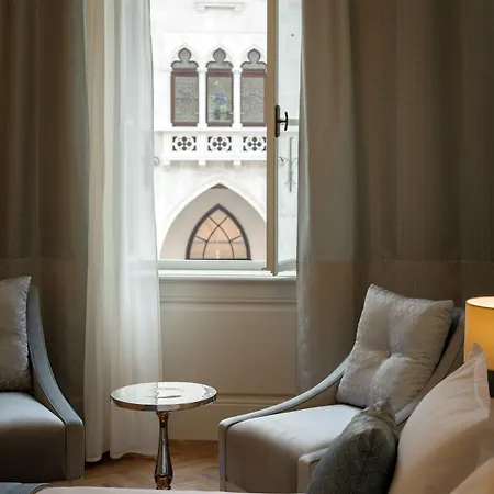 Heritage Santa Lucia Hotel