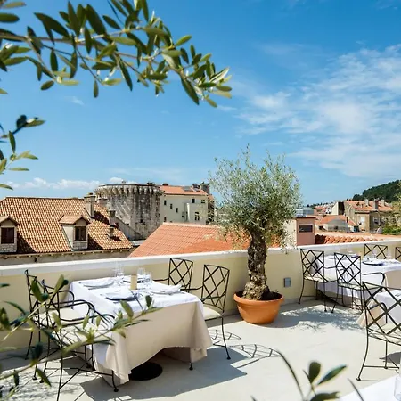 Отель Heritage Santa Lucia 4*