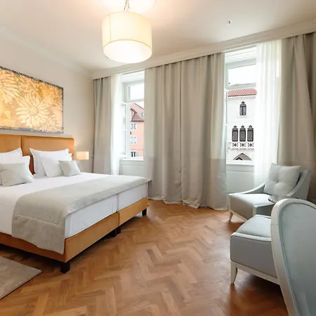 Heritage Santa Lucia فندق سبليت