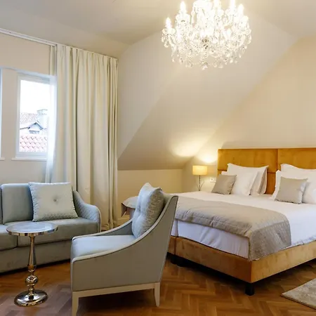 Heritage Santa Lucia 4* سبليت